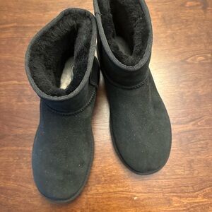 Ugg Woman’s Mini Classic Boots